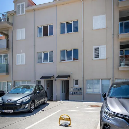Apartment New Modern Nina