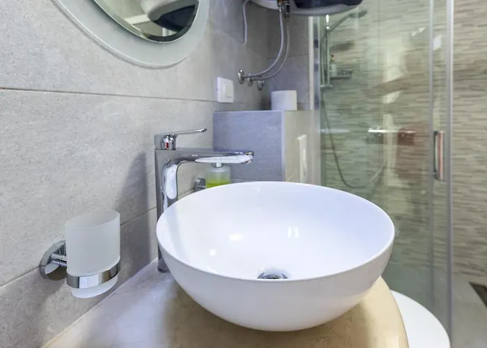 New Modern Nina Apartamento